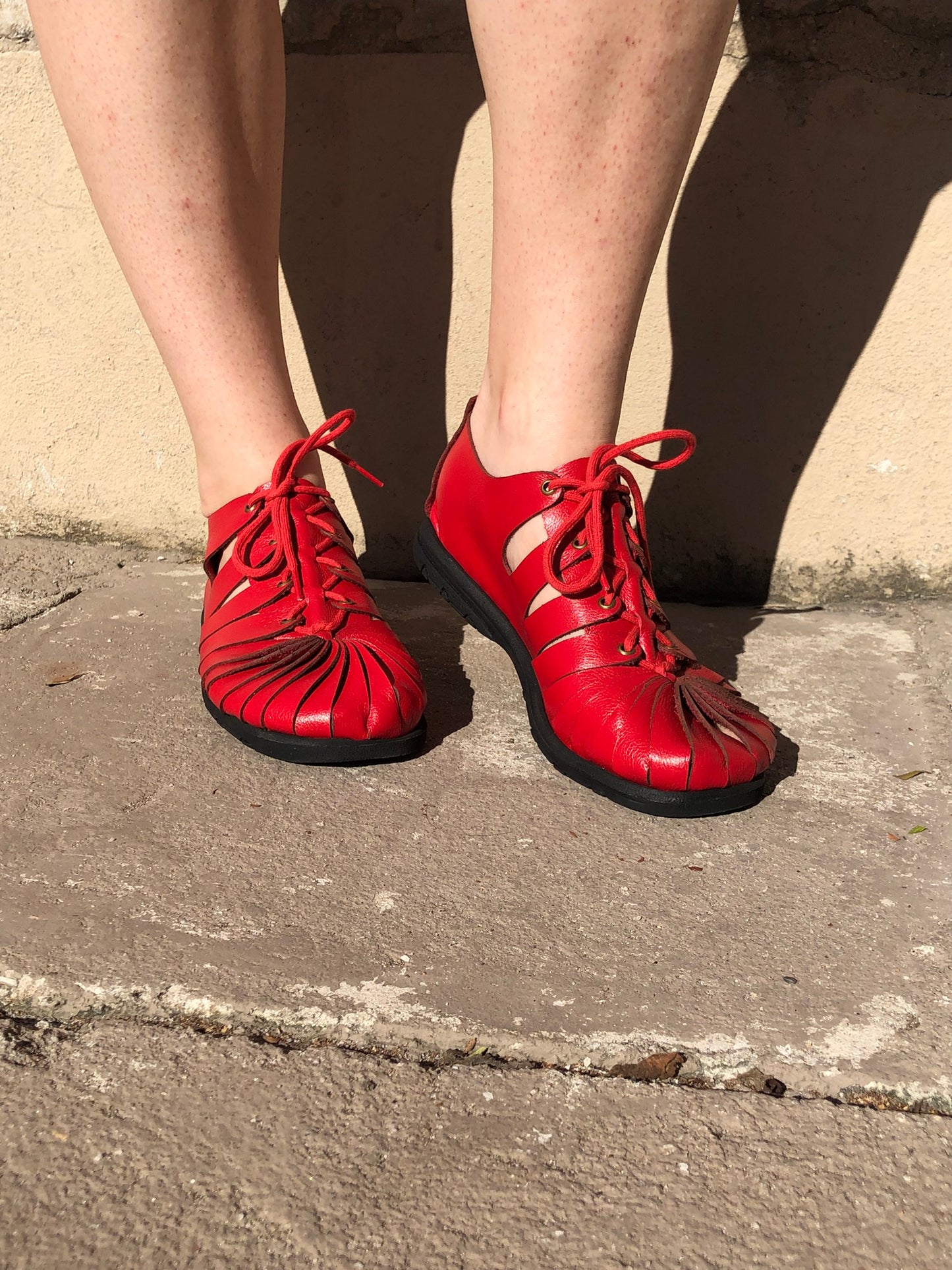 Sandália Celta artesanal VERMELHO - Tribo da Terra